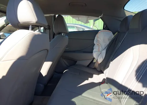 2024 Hyundai Elantra Sel z USA, uszkodzony, nr VIN KMHLM4DG8RU659817